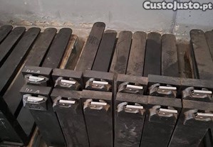 Par  garfos  empilhador  usados  (  como  novos  )
