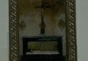 Placa em metal, com imagem de Cristo