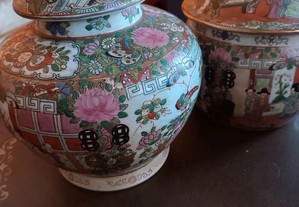 2 potes em louça chinesa decoração