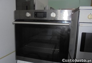 Forno eltrico / Encastrar / - ARISTON/ Muito bom estado / Com garantia