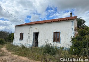 Moradia Geminada para remodelar V2+1 So