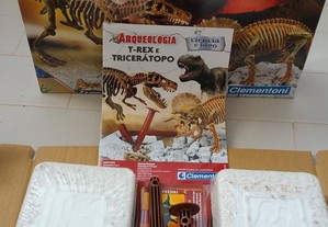 Jogo de Arqueologia T-rex e Tricerátopo.
