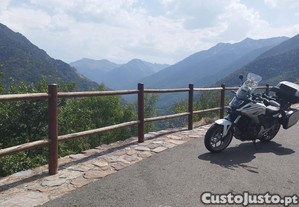 Mota em excelente estado bem equipada