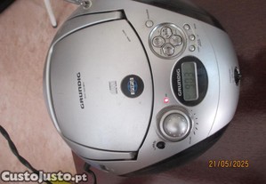 Radio e Cd redondo Grundig, ( para reparar)