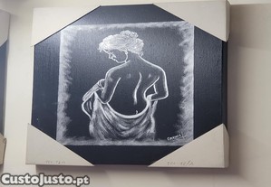 Tela Mulher Virada Cores Neutras