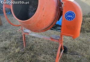 Betoneira Eltrica 130 litros Obeteck