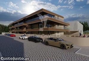 Apartamento t3 - cobertura - condomínio a 300m da praia