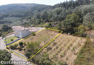 Terreno para construo com vistas panormicas numa localizao sossegada com praia fluvial a p e perto do centro de Gis