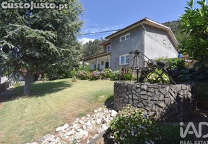 Casa / Villa T4 em Vila Nova de 232,00 m²