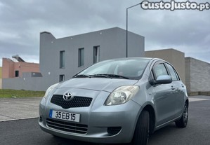 Toyota Yaris 1.0 - 07