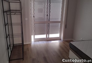 Quartos para meninas estudantes em Viana do Castelo