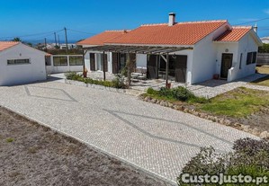 Casa Tradicional Algarvia Com Jardim E Vista Mar Em Vale Da Telha