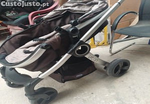 Carrinho para beb Chicco Urban com capuz
