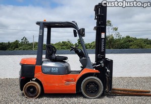 Empilhador Toyota 02-FDF25 Diesel