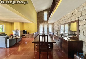 Casa / Villa T4 em Vouzela e Paos de Vilharigues de 260,00 m