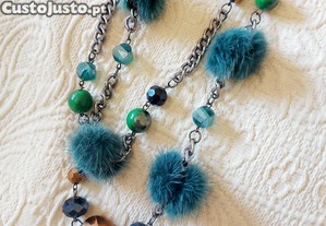 Colar duplo pompons (bijuteria)