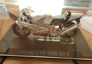 Mota Miniatura Honda VTR 1000 SP-2