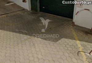Garagem com capacidade para 55 viaturas, para em lagos
