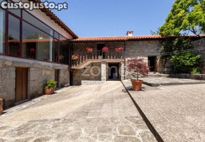 Moradia Única Com 3 Hectares, Piscina E Mata...