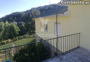 Quinta com casa e terrenos
