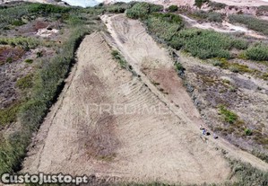 Terreno com 3000 m2 em cambelas - vista mar