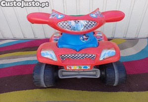 Moto 4 para criana at aos 4 anos