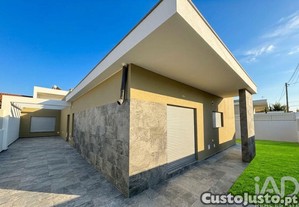 Casa T4 em Fernão Ferro de 139,00 m²