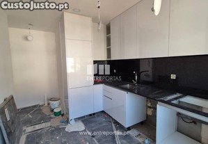 Apartamento T3 em fase final de Restauro - Meadela, Viana do Castelo