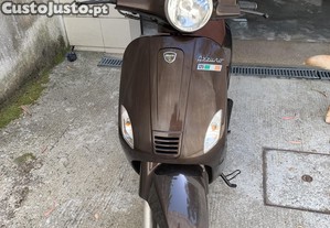 Mota marca Neco, modelo Azzuro, 125cc