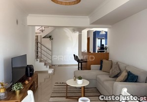 T1 duplex com terraço privado na charneca da caparica