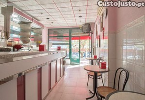 Caf Snack Bar Na Baixa Da Banheira