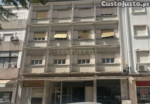 Beja- Alentejo Prdio Com 4 Pisos E 10 Espaos/fraes. Oportunidade nica! Prdio Em Propriedade Total No Corao De Beja