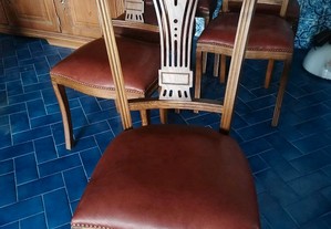 Cadeiras em Madeira de Castanho
