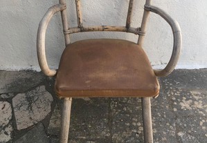 Cadeira de bambu antiga