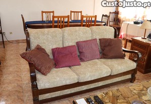 Conjunto de Sofs Antigos (Sof 3L + Poltrona)
