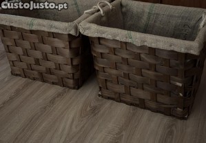 Cestos de verga com fundo em serapilheira