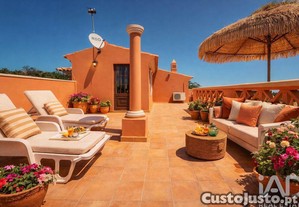 Casa / Villa T4 em Santa Bárbara de Nexe de 484,00 m²