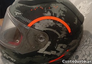 Capacete