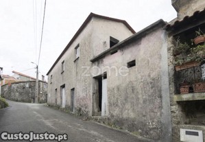 Casa De Aldeia Com Telhado Novo Em Sanfins-...