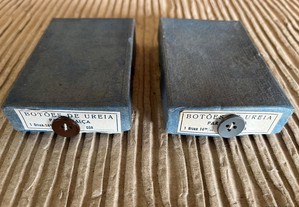 Caixa de botões de ureia vintage