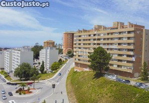 Apartamento T1+1 Com Metro À Porta, Vilar De...