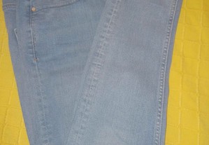 Jeans Zara cintura subida da Zara