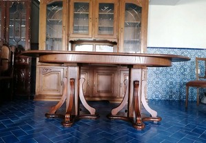Mesa em Madeira de Castanho ( Dá para abrir)