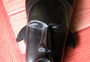 Máscara Africana,em pau santo ou pau ferro.18x10cm