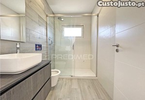 Apartamento t3 laranjeiro almada remodelado