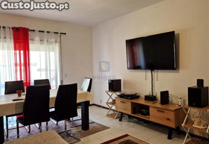 Apartamento T3 com garagem e elevador no Planalto, Leiria