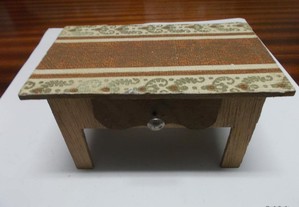 Mesa em madeira, brinquedo antigo