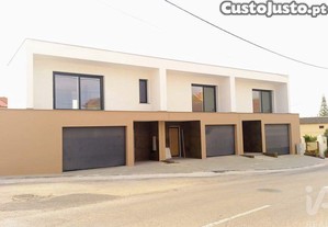 Casa T3 em Lourinhã e Atalaia de 185,00 m²