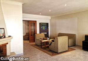 Apartamento T3 com garagem em Leiria
