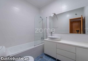 Apartamento T4 Com Garagem Fechada Em São Vitor...